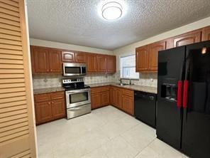 Foto del edificio - 9649 Riverside Dr