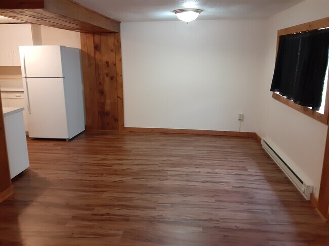 Foto del edificio - 308-302 E Park St