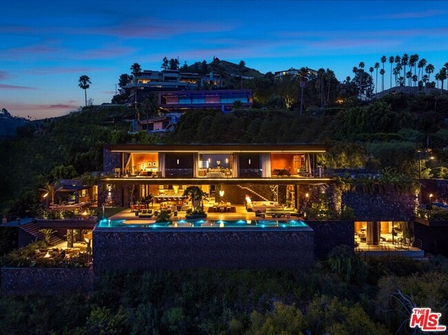 Foto del edificio - 1851 N Stanley Ave