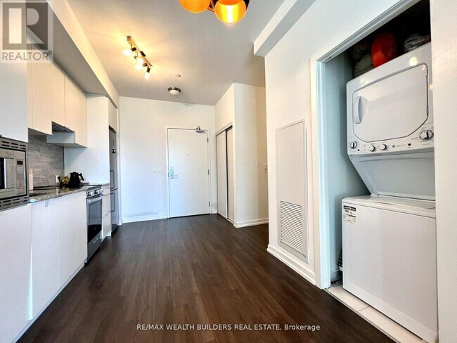 Photo du bâtiment - 49 E Liberty St