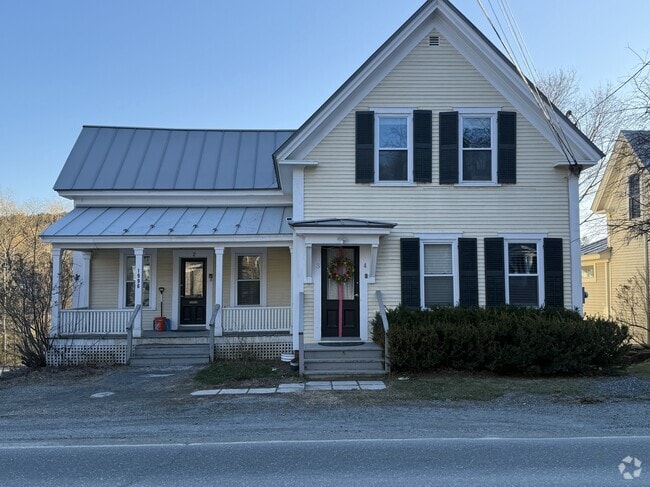 Building Photo - 1996 Quechee Main St