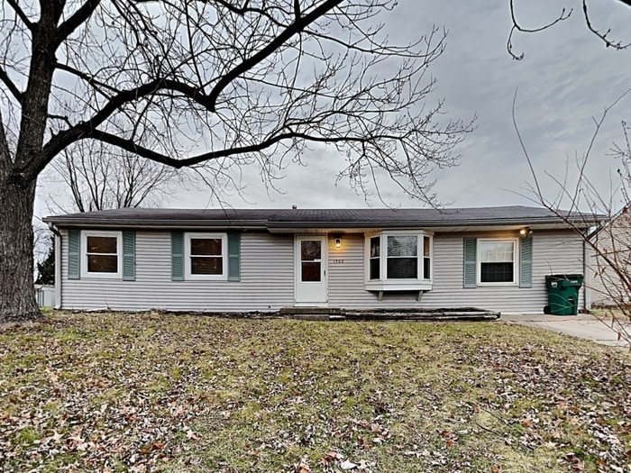 3 bed 1 bath with large fenced in backyard! House Rental in Lebanon