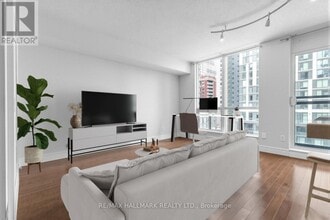 Building Photo - 75 Dalhousie St