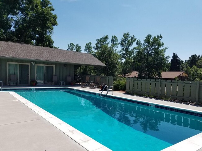 Community Heated Pool - 1818 Indian Meadows Ln