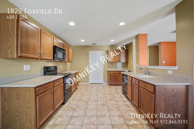 Photo - 1829 Foxfield Way House