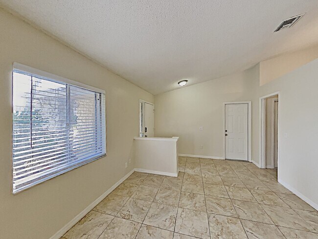 Building Photo - 320 Sandpiper Dr