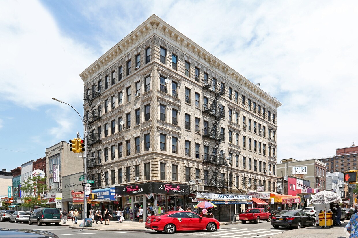 Primary Photo - 66 Graham Ave