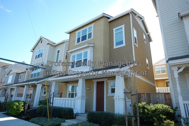 Building Photo - 719 N 11th St