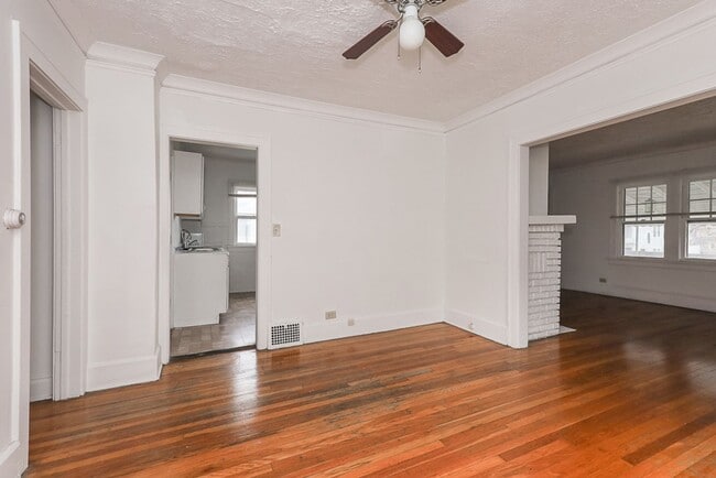 Building Photo - 3333 Desota Ave