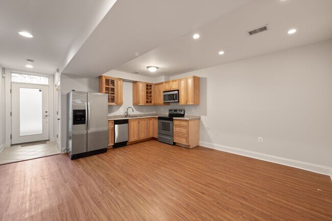 Foto del edificio - 3459 Holmead Pl NW