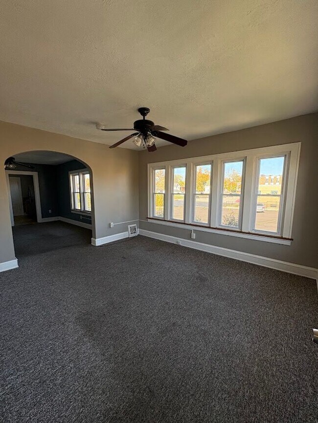 Foto del edificio - 1307 Market Ave N