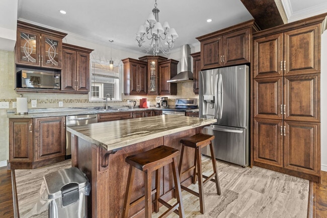 Building Photo - 22 Battery Rd