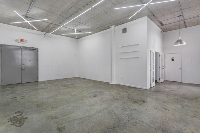Building Photo - 250 NW 23rd St