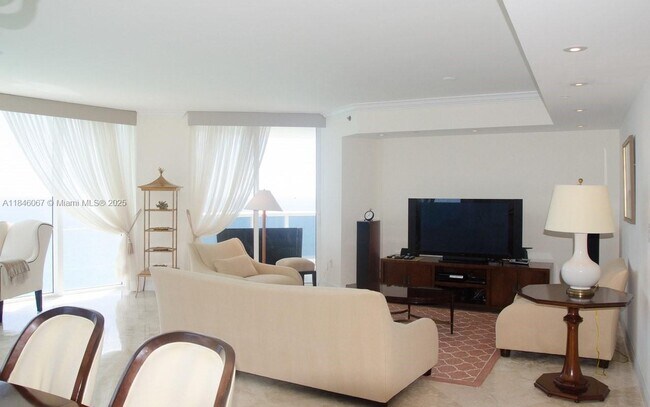 Foto del edificio - 17201 Collins Ave