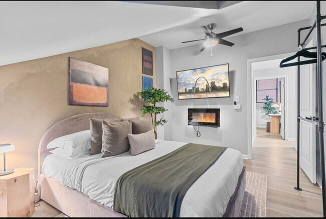 Foto del edificio - 801 Russell Blvd