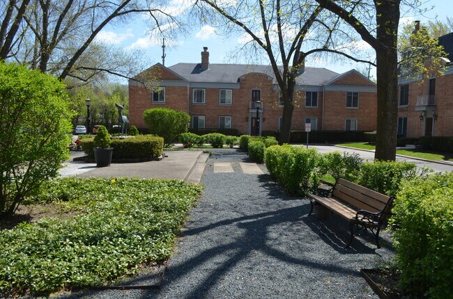 Building Photo - 1499 Shermer Rd