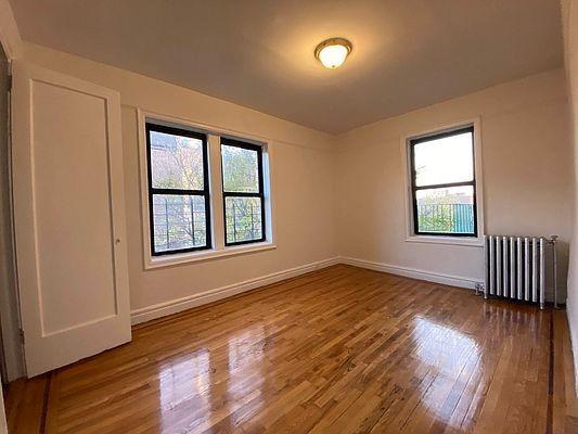 Foto del edificio - 3 bedroom in Bronx NY 10468