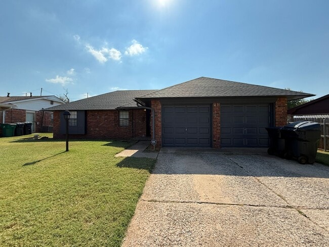 Photo - Massive 3BD/2BTH Home Minutes from the Highway.