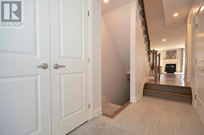 Building Photo - 331 Proud Walk