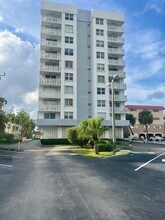 Building Photo - 3113 S Ocean Dr
