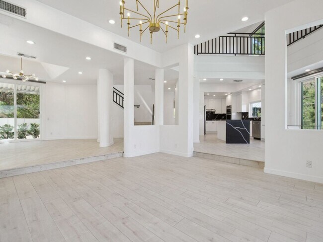 Foto del edificio - 5 Bedroom Single Family Home in Calabasas