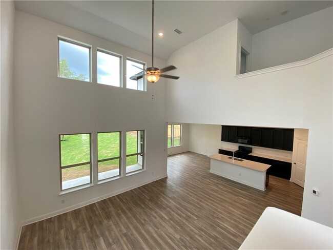 Building Photo - 113 King Thistle Ct