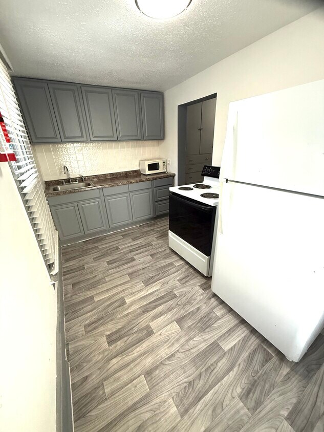 Primary Photo - 312 N Marion St