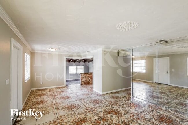 Foto del edificio - 1326 NW 72nd St