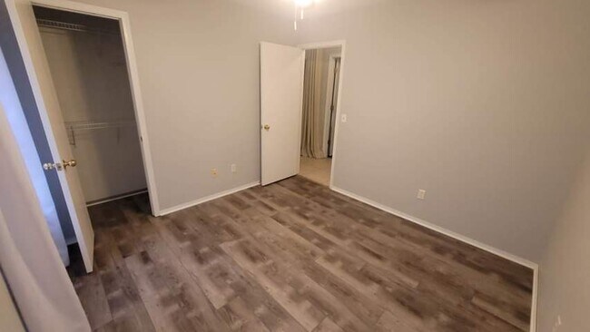 Foto del edificio - 402 E Laura St