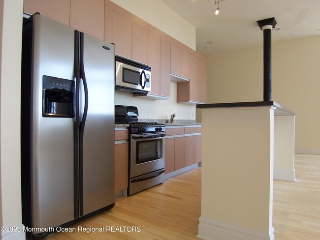 Building Photo - 300 Emory St