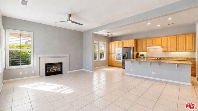 Building Photo - 37 Shoreline Dr