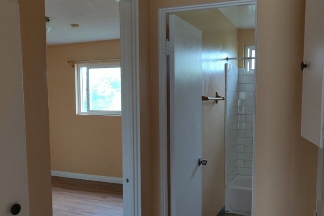 #10 hallway - 1805 S Rimpau Blvd