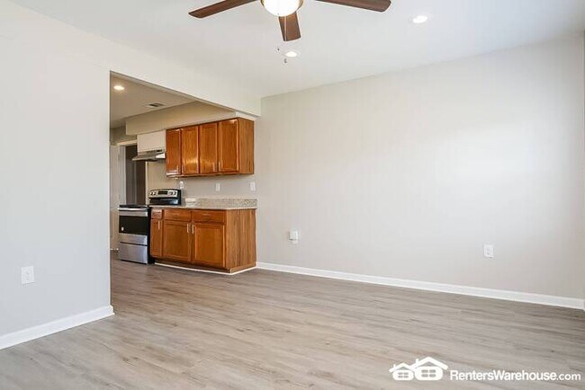 Foto del edificio - Newly renovated spacious 3 bed/2 bath, wit...