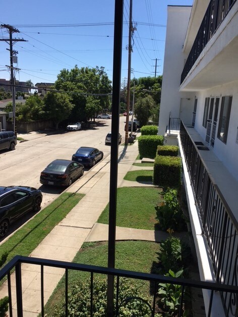 Vista hacia el oeste - 1855 Butler Ave