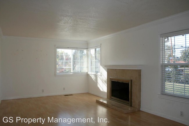Building Photo - 904 Toyon Ave