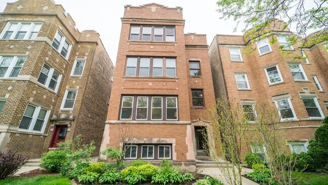 Foto del edificio - 4907 N Washtenaw Ave