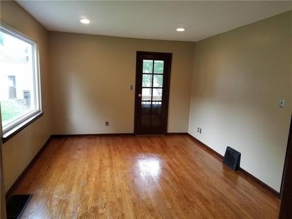 Building Photo - 1120 NE Davidson Ct