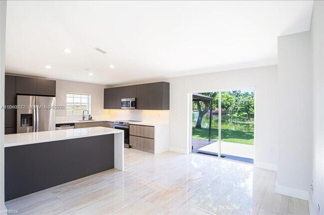 Foto del edificio - 7940 SW 163rd Pl