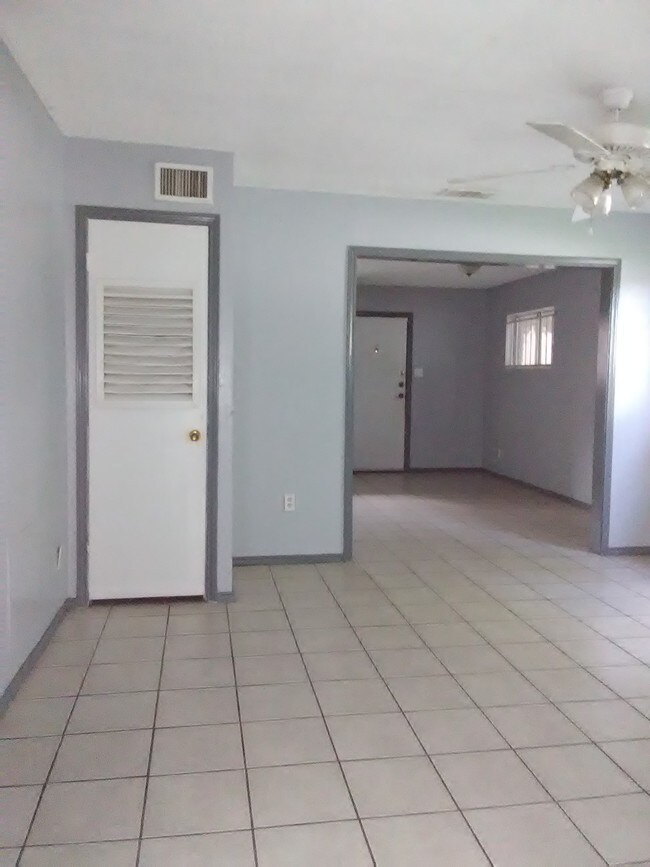 Foto del edificio - 1724 Laurie St