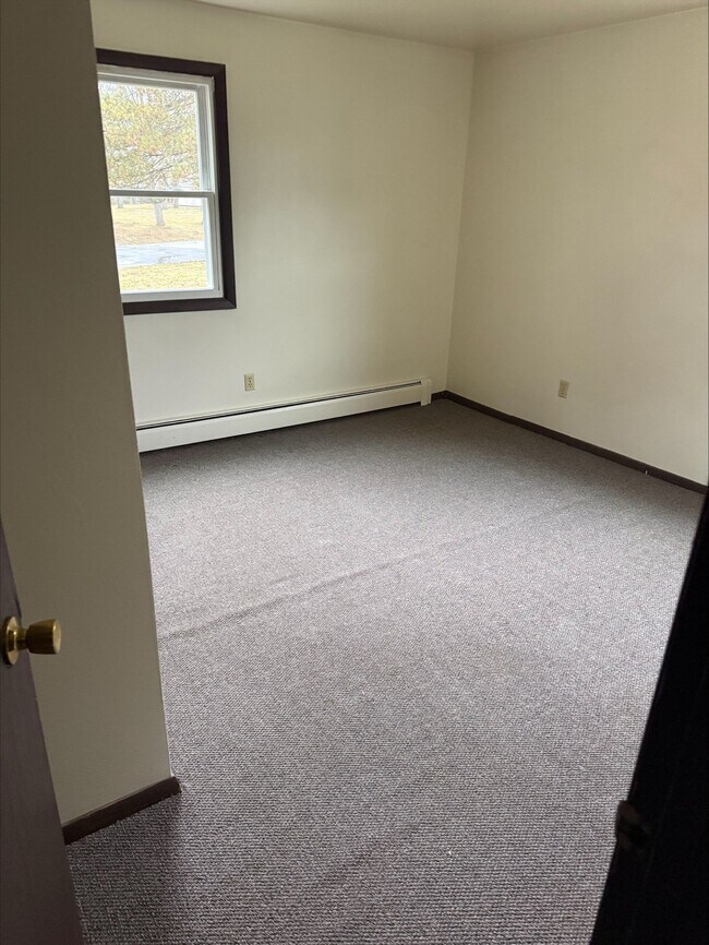 Building Photo - 2544 Shawano Ave