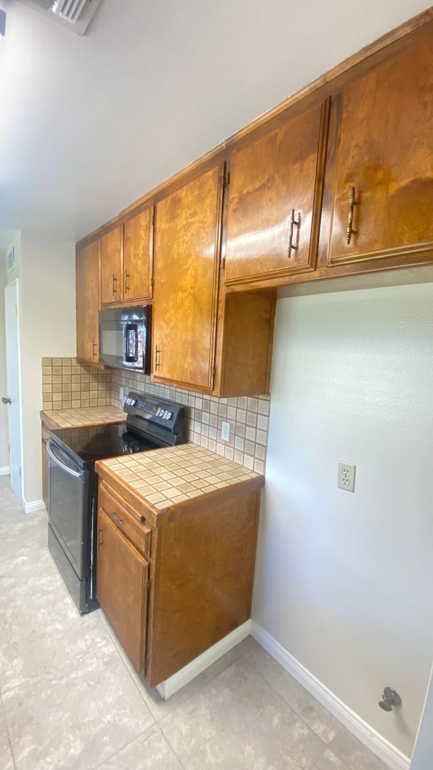 Building Photo - Available Now! Beautiful Two-Story Southwe...