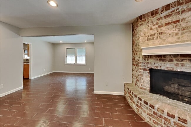 Foto del edificio - 14318 Ella Lee Ln