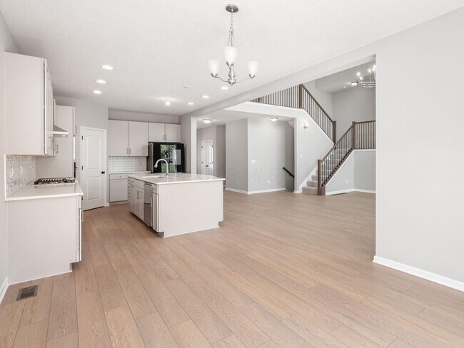 Building Photo - 37 Littondale Dr