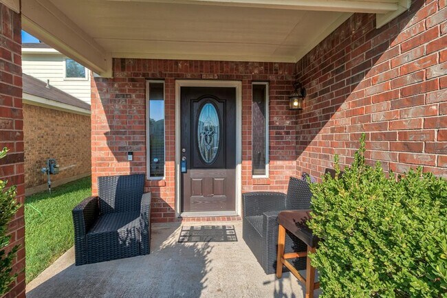 Building Photo - 10850 Regal Manor Ln