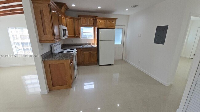 Foto del edificio - 6761 SW 13th Terrace