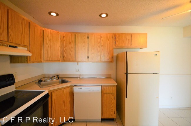 Building Photo - 1327 S Pine Ridge Cir