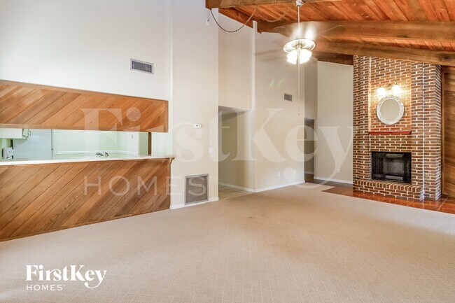 Foto del edificio - 916 Cypresswood Ct