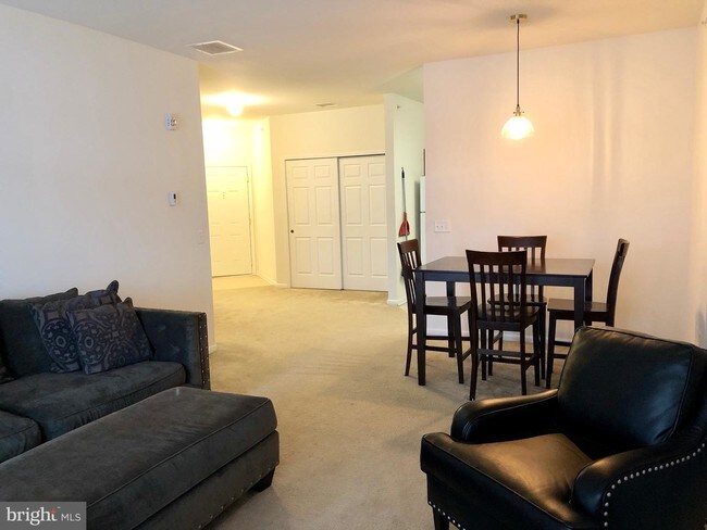 Foto del edificio - 632 Timberlake Dr