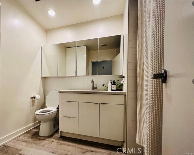 Foto del edificio - 645 W 9th St