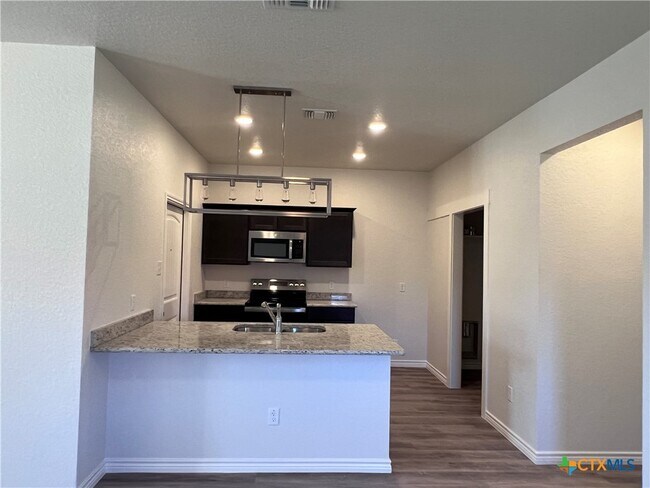 Building Photo - 110 Levi Ct